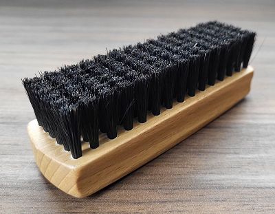 BROSSE À NETTOYER OU A RELUIRE