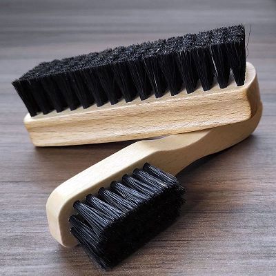 BROSSE À NETTOYER OU A RELUIRE