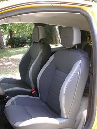 Recoloration du skaï de sièges auto