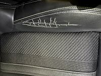 craquelures sur l'assise du siège conducteur