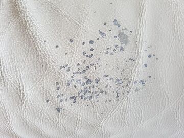 Peeling sofa