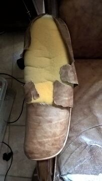 A leather living room to be completely redone - 2