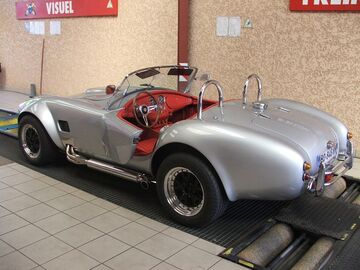Complete restoration of the leather interior on a COBRA 427 - 2