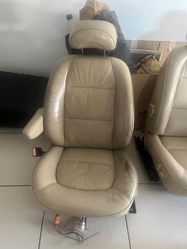 Recherche teinte pour cuir 406 phase 1 berline de 1996 - 1