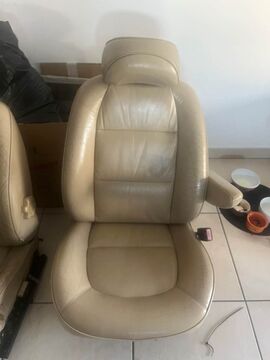 Recherche teinte pour cuir 406 phase 1 berline de 1996 - 2
