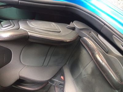 damaged skai ds3 racing seats