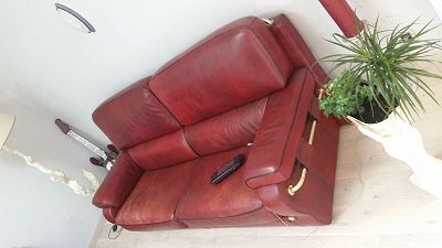 edges existing around the armrests and seats