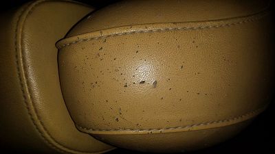 hole in skaî seat and dashboard crack