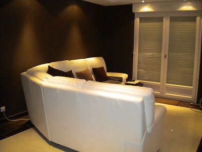 repigmentation of the white leather lounge