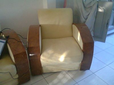 Je vous envoie des photos de mon salon en alcantra un canapé 3 places et 2 fauteuils 1 place