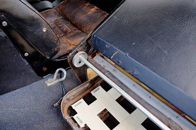 Rénovation sièges auto anciens très abimés