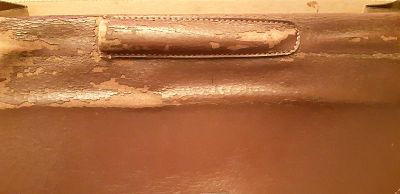 Porte document qui péle.