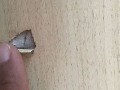 Peindre le revêtement intérieur d'une caravane