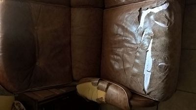 Un salon en cuir a refaire complètement