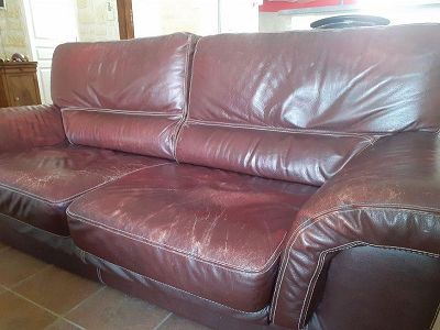 canape cuir craqué et decoloré