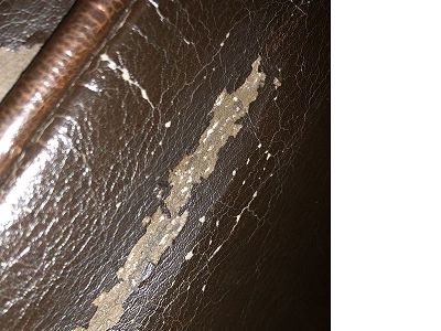 le cuir se retire comme de la peau