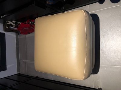 Devis changement de couleur Poufs en cuir