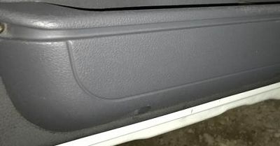 Couleur du vide poche Clio 16s