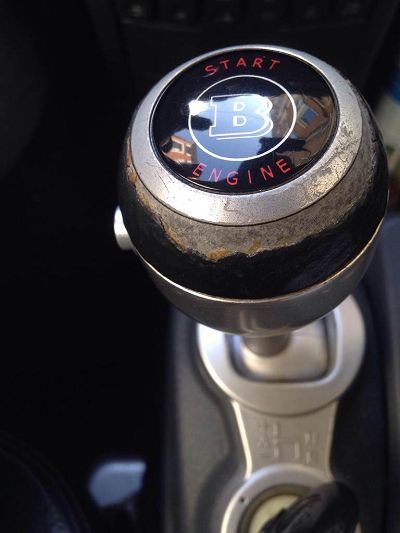 pommeau alu recouvert de cuir