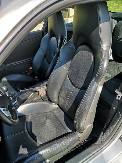 Réparation cuir avec surpiqures