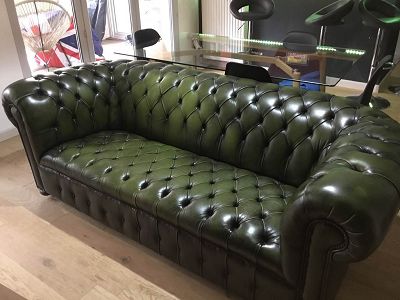 Recoloration Chestefield capitonné vert