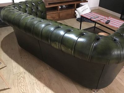 Recoloration Chestefield capitonné vert