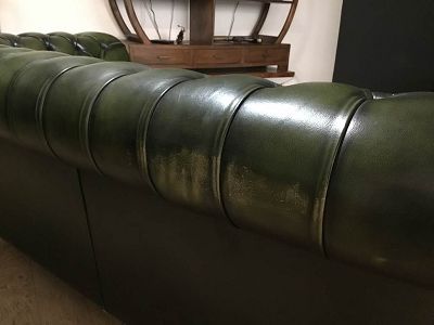 Recoloration Chestefield capitonné vert