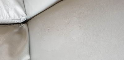 Salon Cuir qui pèle après entretien