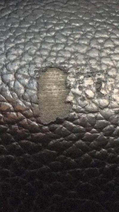 Réparation siège auto simili cuir noir