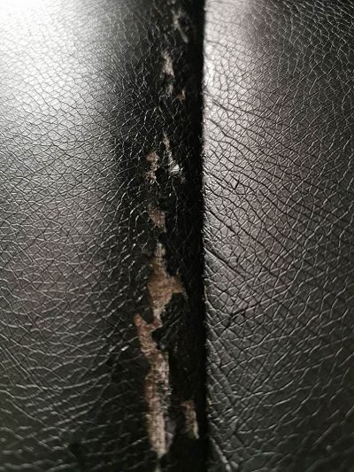 Canapé Skaï déchirée