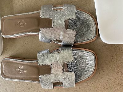 Sandales Oran Hermes - cuir argenté abîmé