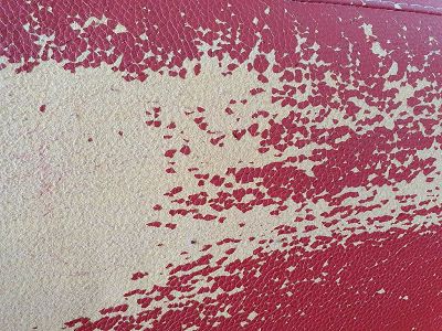 le cuir de mon canape rouge s effrite