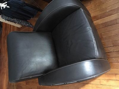 Fauteuil club, cuir lâche au niveau coutures