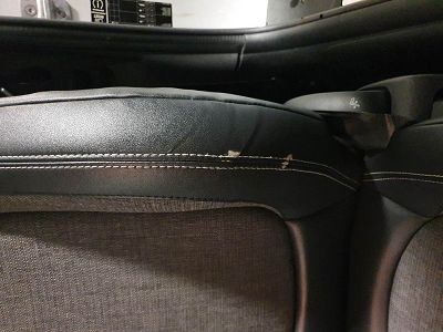 Éraflures dans Skaï mini