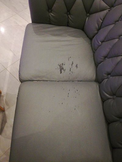 Canapé cuir gris fissuré craquelé