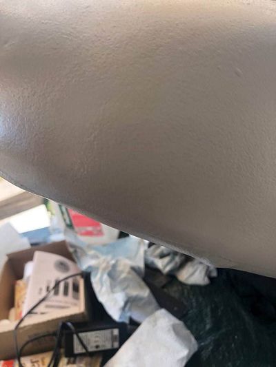 Recolorant aspect peinture collante