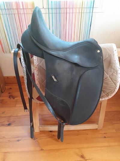 Coloration selle synthétique