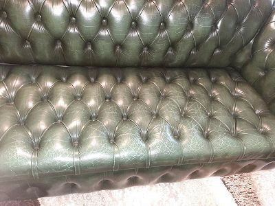 Cuir craquelé chesterfield