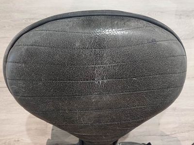 Rénovation siège assis genoux en cuir