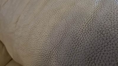 Cuir sale et qui pèle