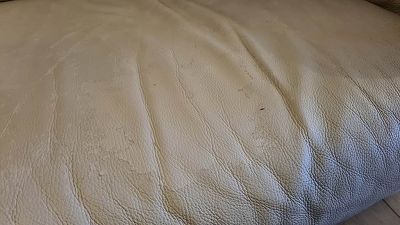 Cuir sale et qui pèle