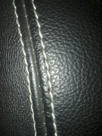 réparation couture latérale siège cuir