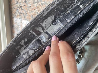 Cuir sac chanel en train de s effriter