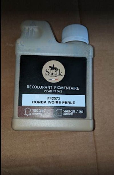 Kit rénovation cuir beige sièges avant voiture âgés de 22 ans