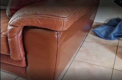 Rénovation, accoudoirs de mon canapé cuir lacérés de griffures de chat