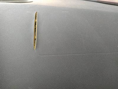 Tableau de bord déchiré que faire