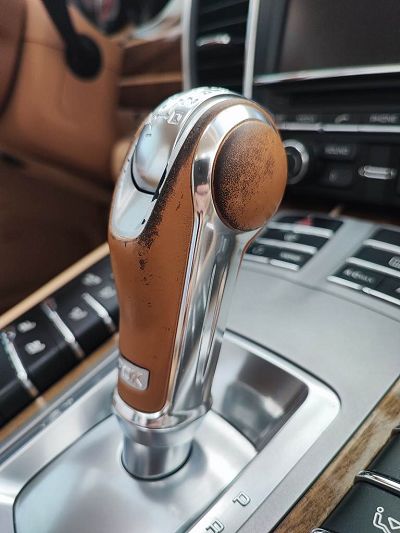 Conseils rénovation cuir auto