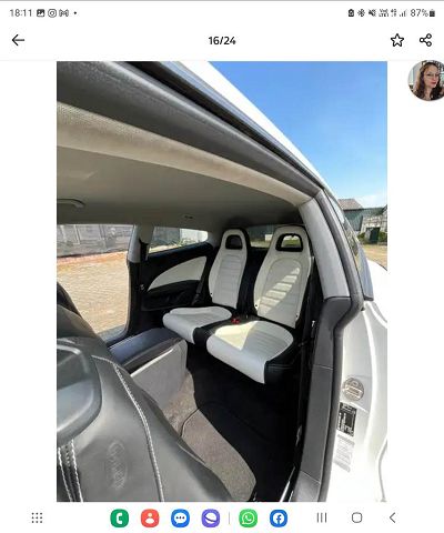 Changement de teinte d'un siège en cuir