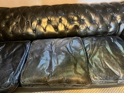 Chesterfield , coussins usés griffés et déchirés