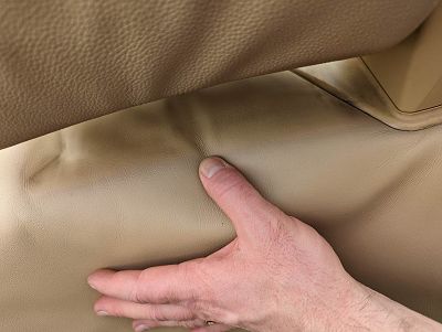 Sièges cuir mal re-teintés